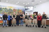 Câmara Municipal de Piraquara Entrega Moções de Aplauso em Sessão Solene